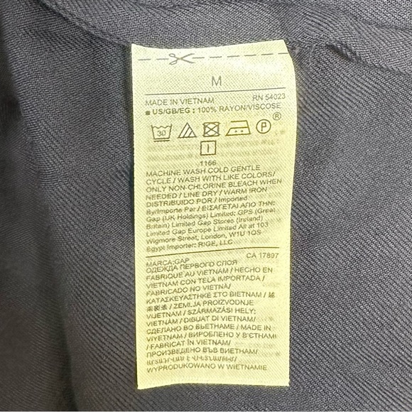 NWT GAP Navy Blue Dot Print Pintuck Pleated Blouse Size M Boho Preppy Office - Picture 8 of 8